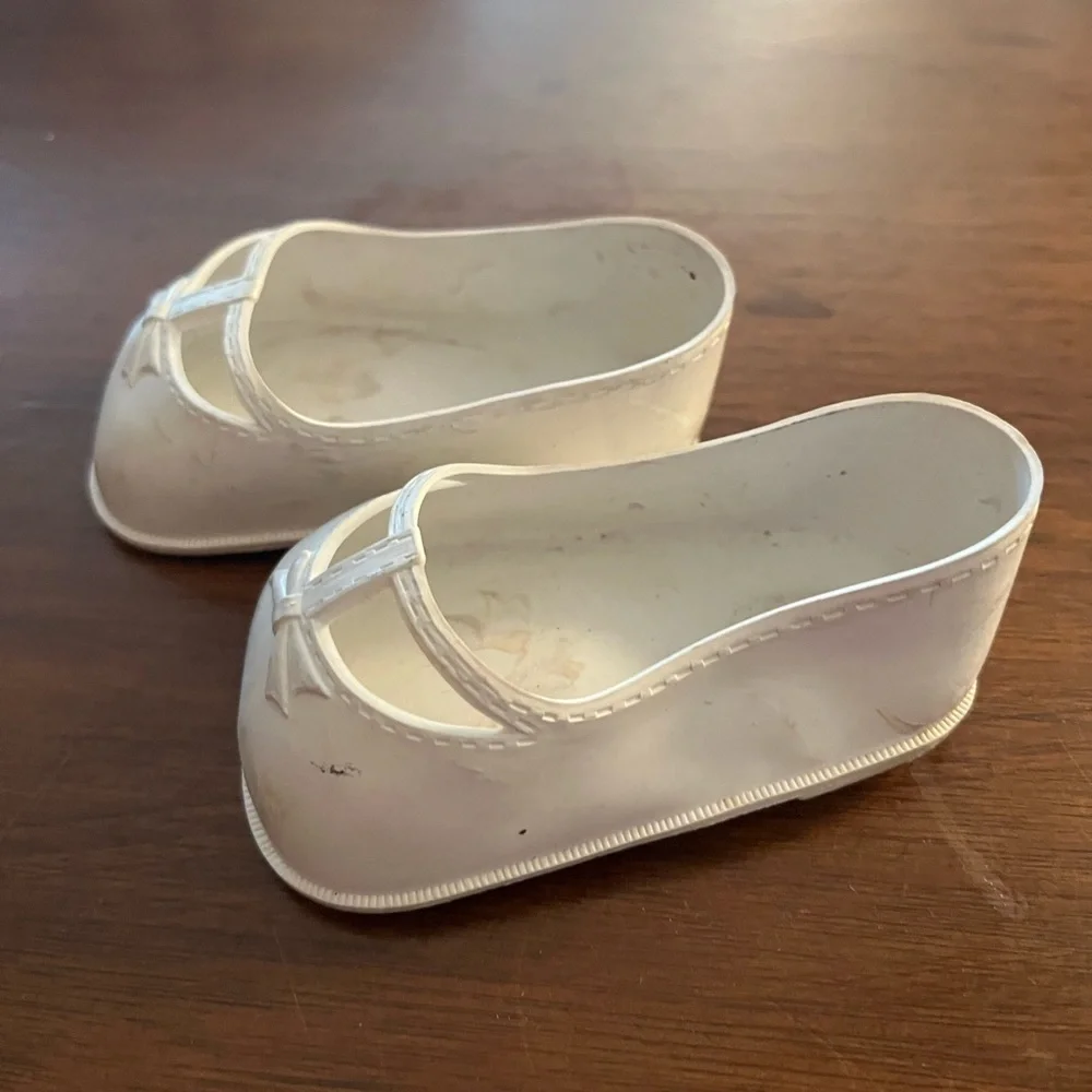 Baby girl white plastic flats
